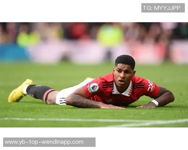 基恩与卡拉格在播客节目中巧遇撞衫引发笑料一脸懵的瞬间 基恩与卡拉格在播客节目中巧遇撞衫引发笑料一脸懵的瞬间